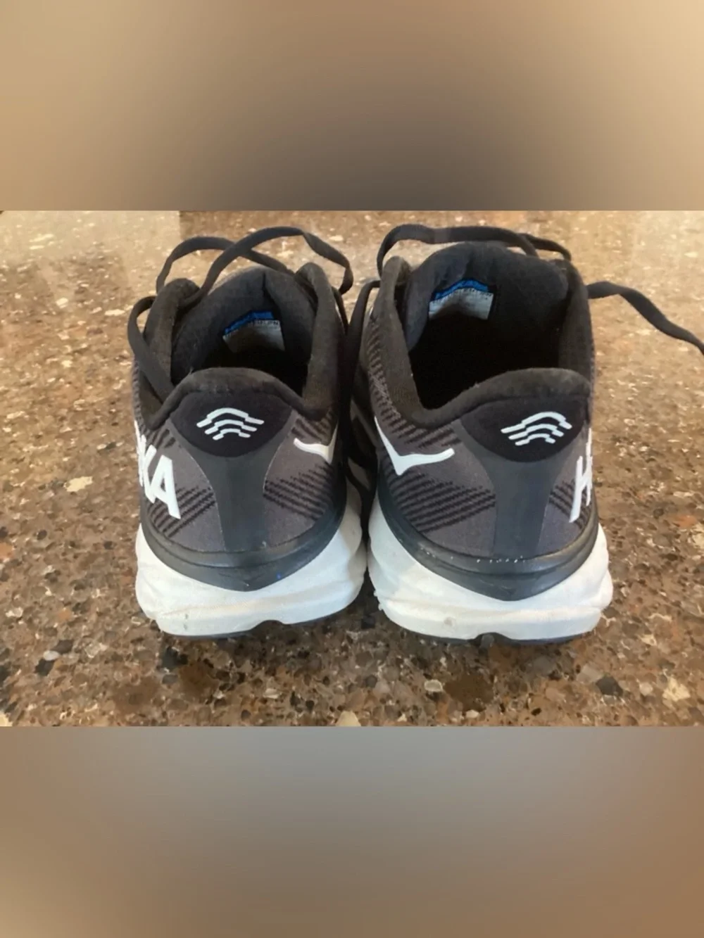 Hoka One One Women’s Black Clifton 9 Running Shoes, Size 7 - Picture 4 of 7